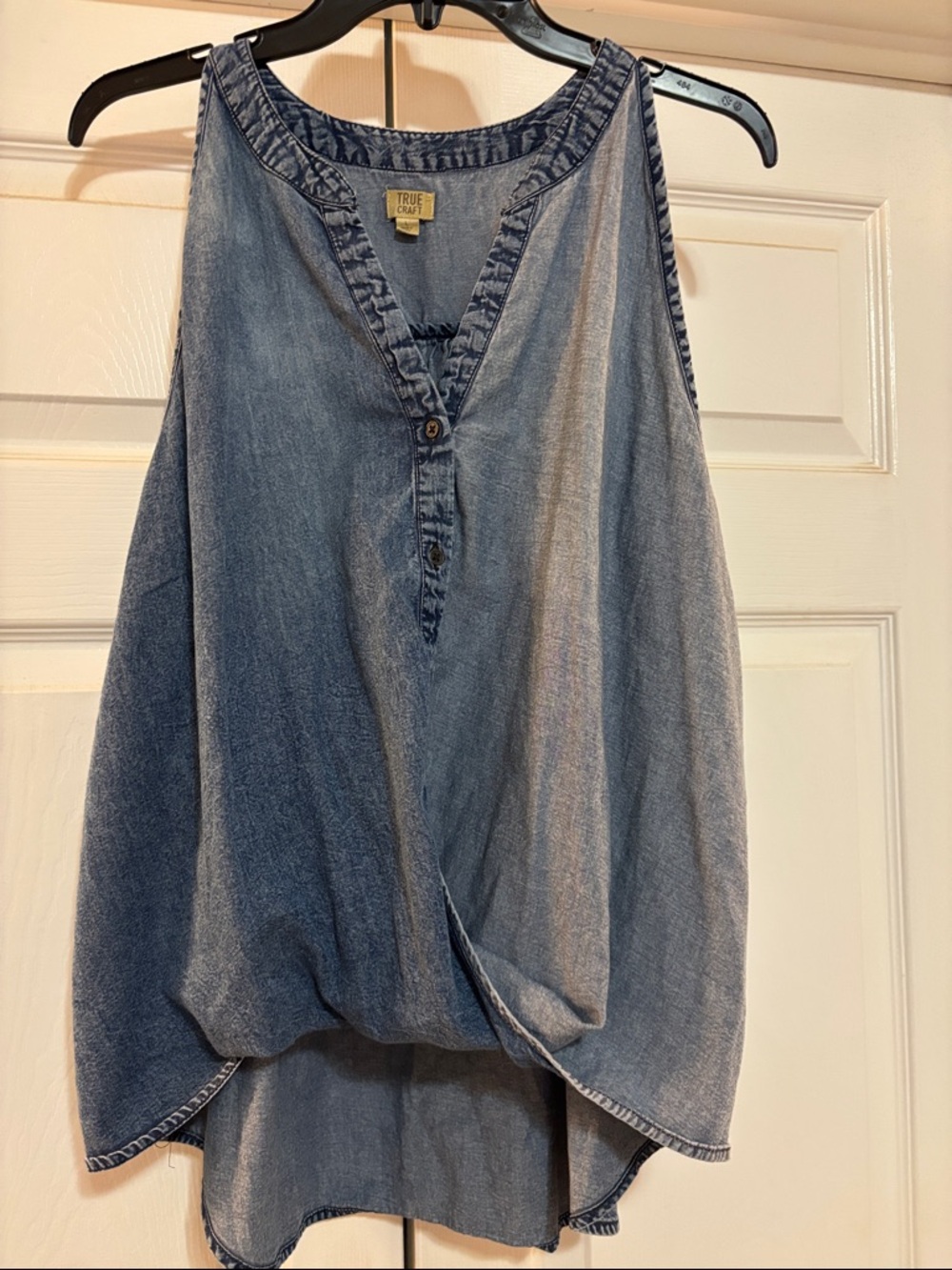 True Craft Washed Denim Blue V-Neck Tank Top large - Picture 3 of 5